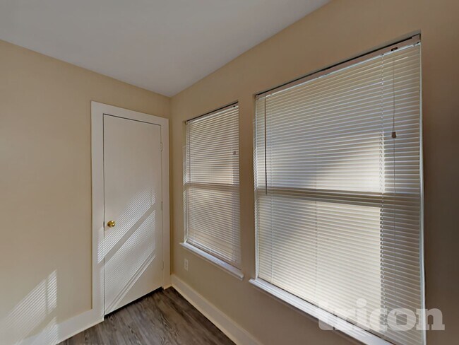 Foto del edificio - 18167 Woodsdale Ct