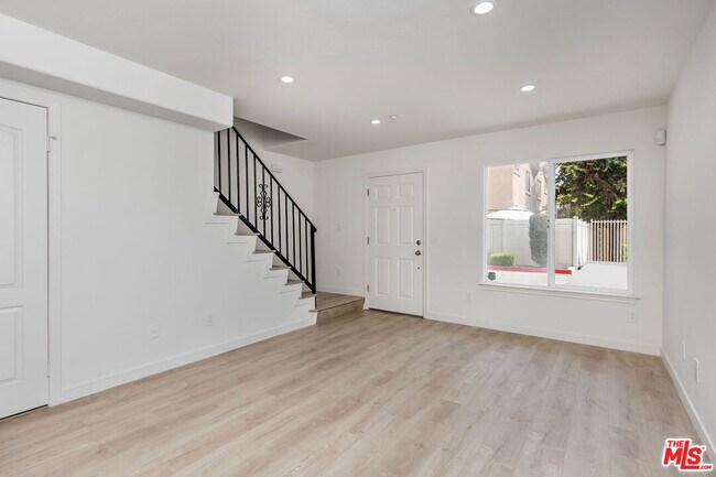 Foto del edificio - 8418 Whitaker St