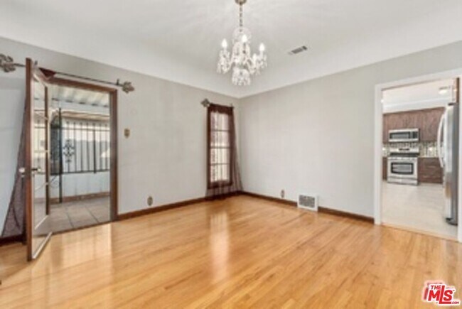 Foto del edificio - 1028 Meadowbrook Ave