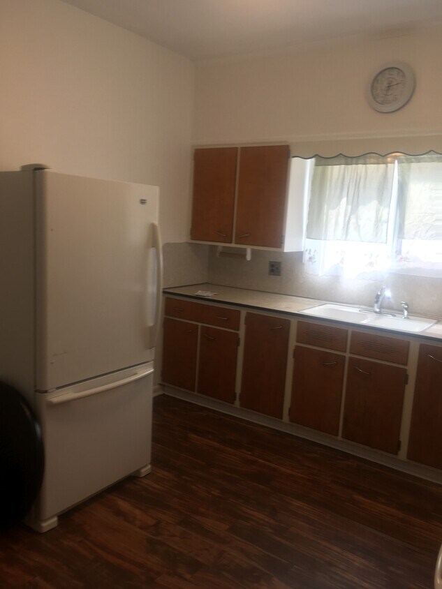Primary Photo - 1806 Brick Ave