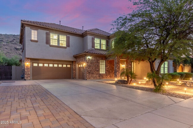 Building Photo - 5811 W Bonanza Ln