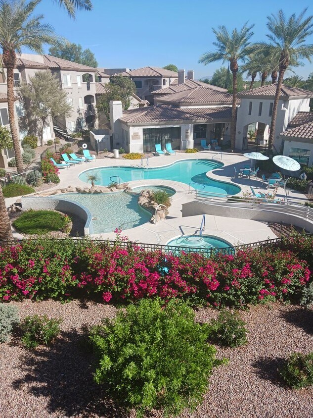 Foto principal - Stunning Views w/ resort style complex! 1 ...