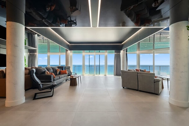 Building Photo - 8743 Thomas Dr