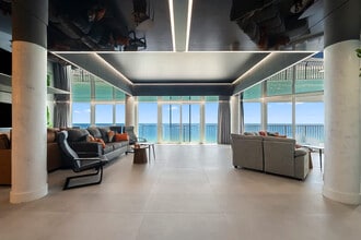 Building Photo - 8743 Thomas Dr