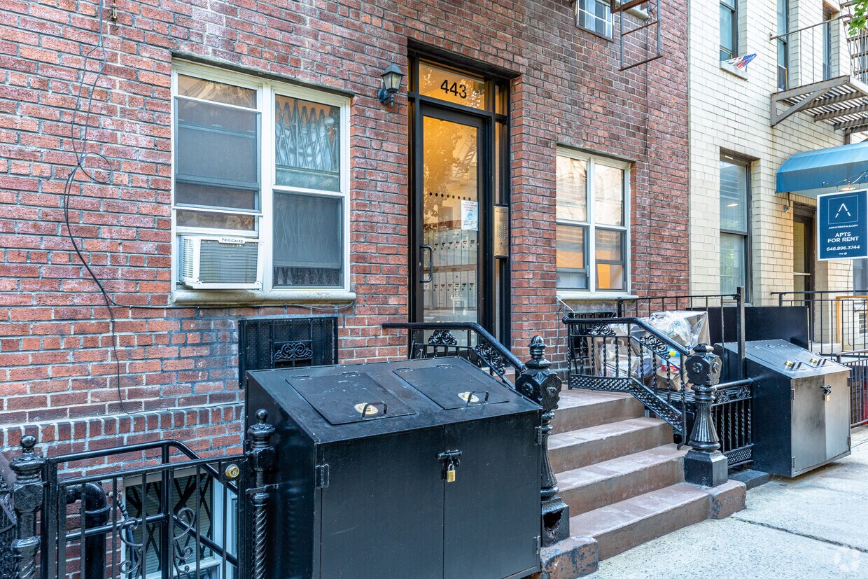 Entrance - 443 E 83rd St
