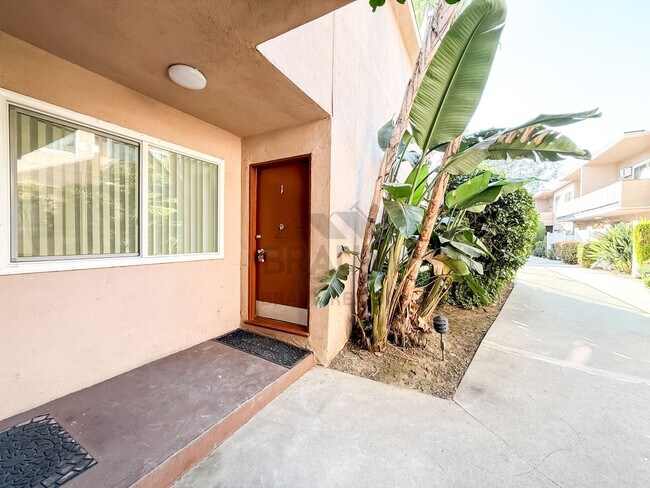 Foto del edificio - 5433 Sepulveda Blvd