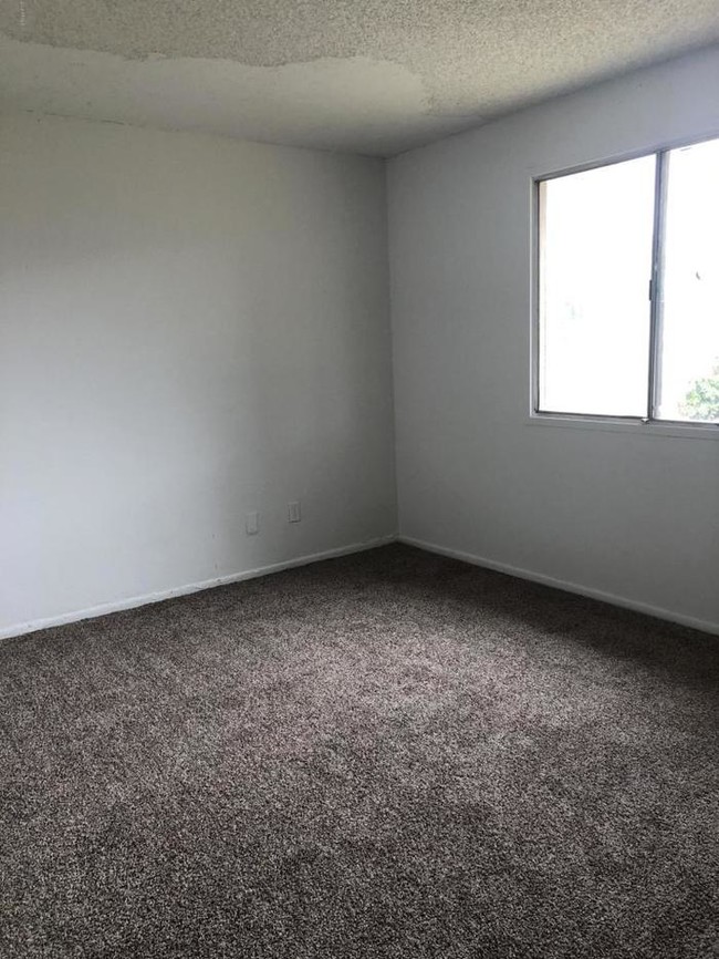 Foto del edificio - 3 Bed w/ Den--91st Ave/Indian School