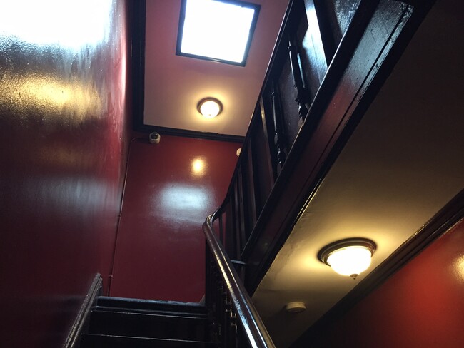 Building Photo - 659 Greene Ave