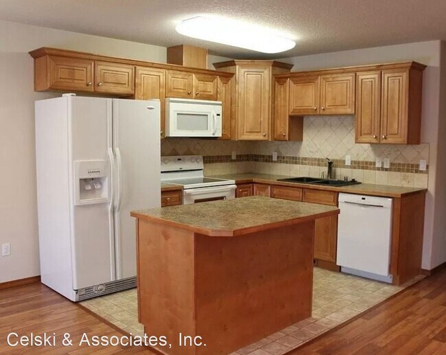 Building Photo - 3 br, 2.5 bath House - 100 South Dawes St. #C