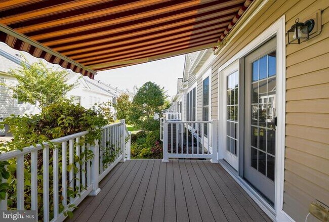 Foto del edificio - 8934 Yellow Daisy Pl