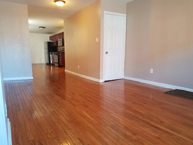 Foto del edificio - Lovely 3 Bedroom Townhome  in East Baltimo...