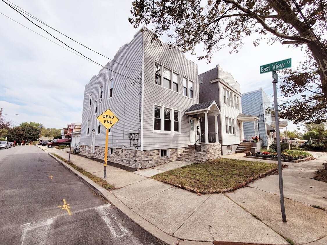 Primary Photo - 16 E Bidwell Ave