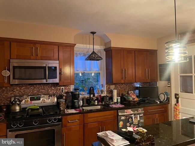 Foto del edificio - 3101 63rd Ave