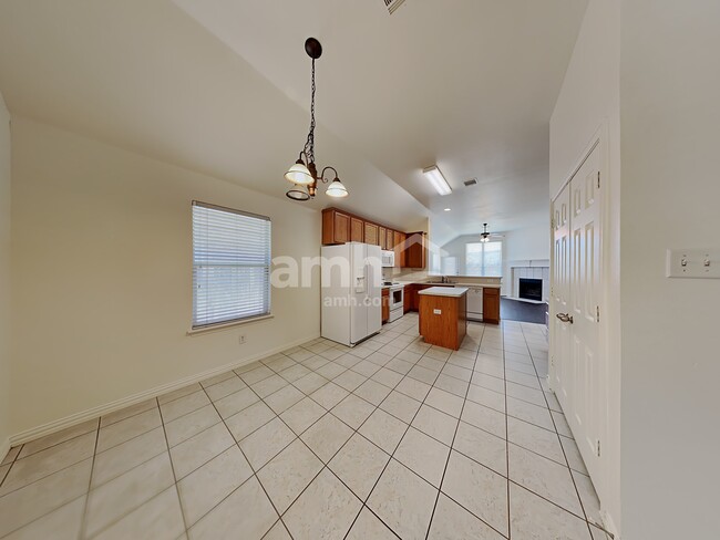Building Photo - 5332 Sioux Creek Ln