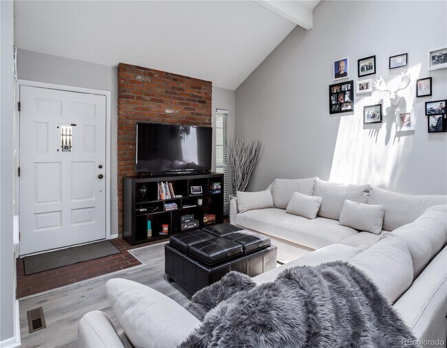 Foto del edificio - 2862 W Long Dr