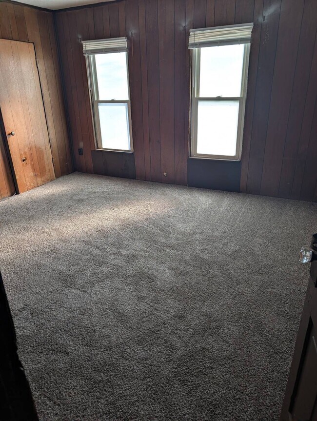 Foto del edificio - 210 E Cambridge St