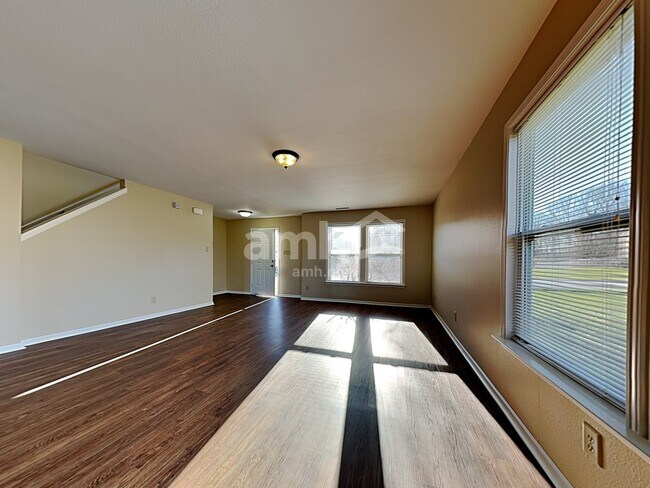 Foto del edificio - 8243 Retreat Ln