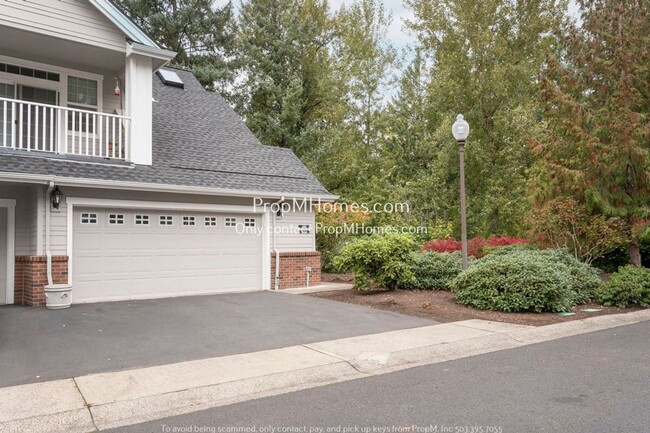 Foto del edificio - Charming Two-Bedroom Condo in West Linn: M...