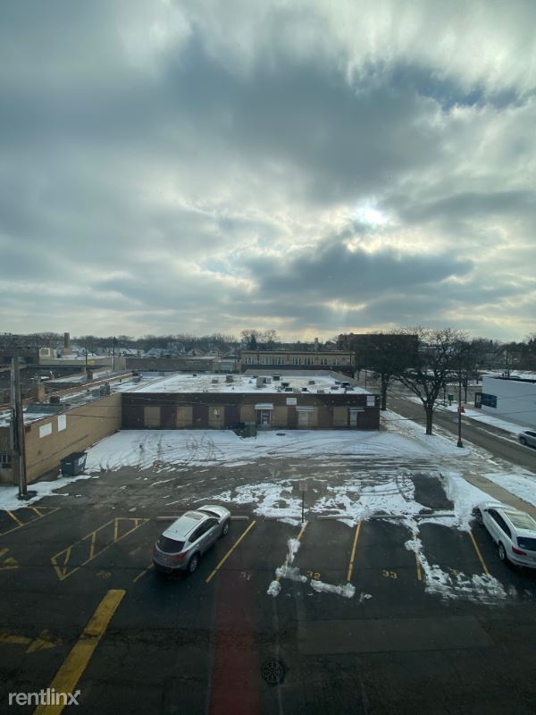 Building Photo - 5915 W Gunnison St