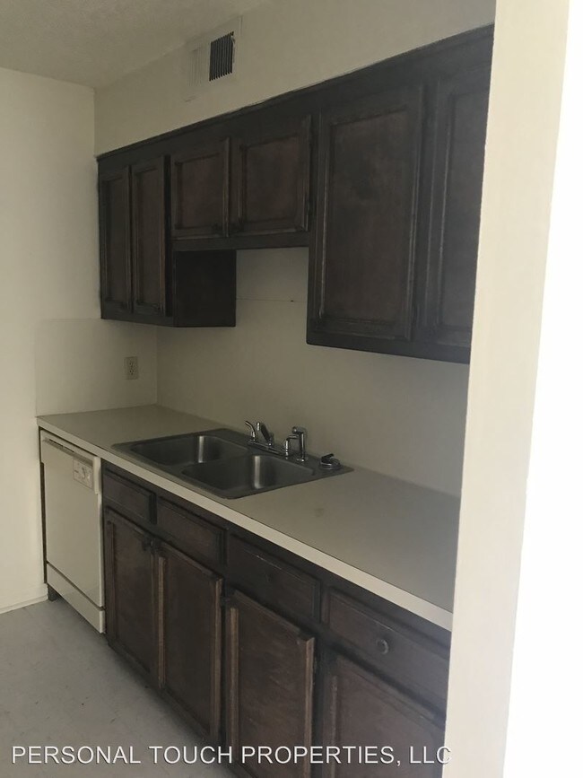 Building Photo - 8185 Bayou Fountain Ave