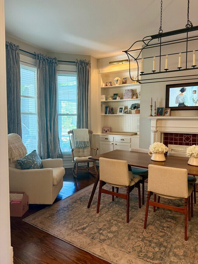 Foto del edificio - 1623 Rosewood Ave
