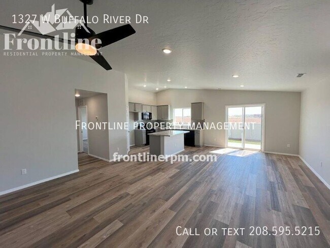 Foto del edificio - 1327 W Buffalo River Dr