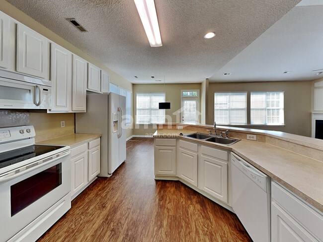 Building Photo - 6604 Conifer Cir