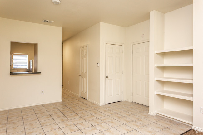 4BR, 2BA - 1442SF Dining Area - Hunters Glen