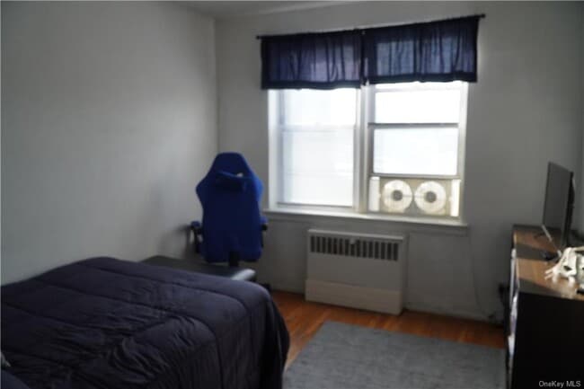 Building Photo - 2630 Kingsbridge Terrace
