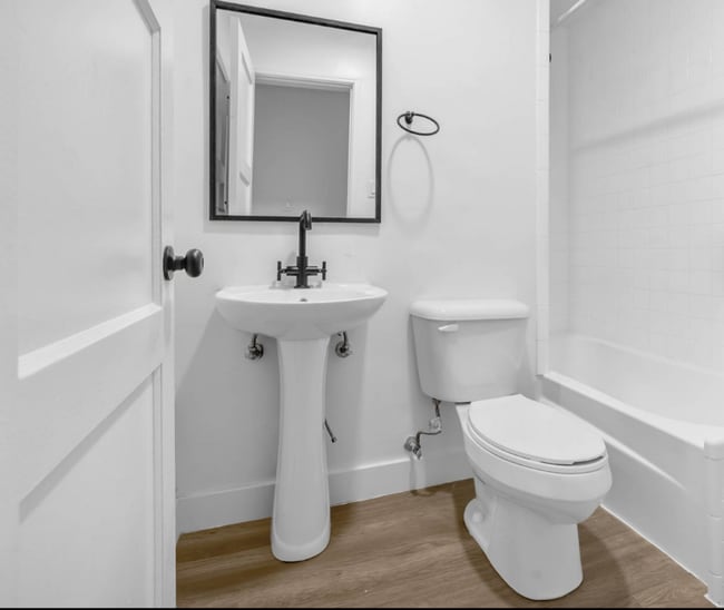 Foto del edificio - Newly Renovated Studio on 2nd Street- Steps to Alamitos Beach