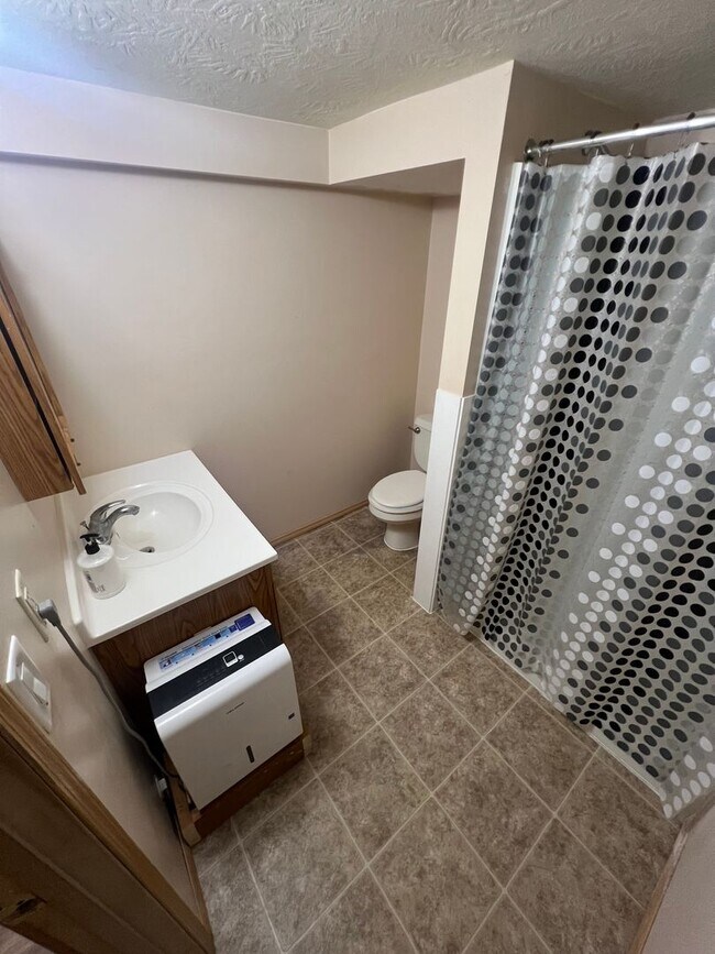 Foto del edificio - 20 W Melgaard Rd