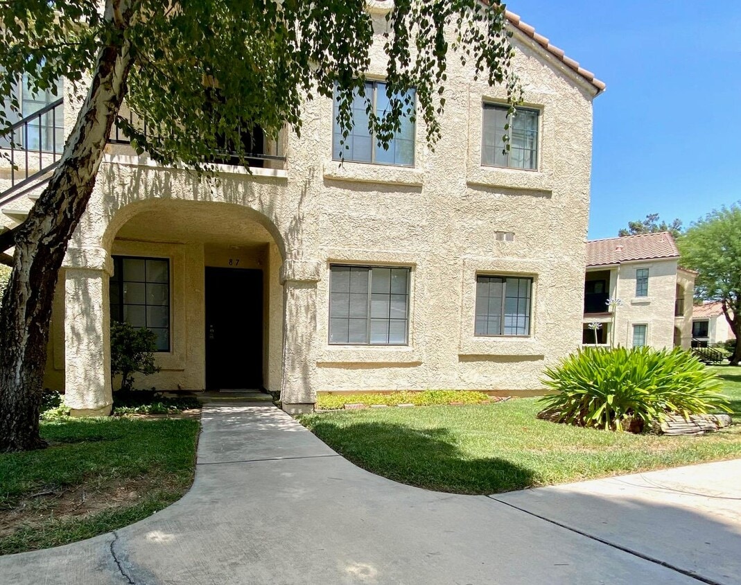 2554 Olive Dr Unit 87, Palmdale, CA 93550 Condo for Rent in Palmdale