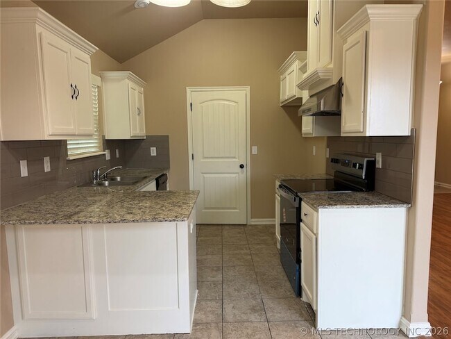 Building Photo - 1038 E 146 Ct S