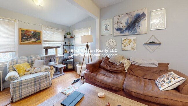 Foto del edificio - 11 Pinkham Rd