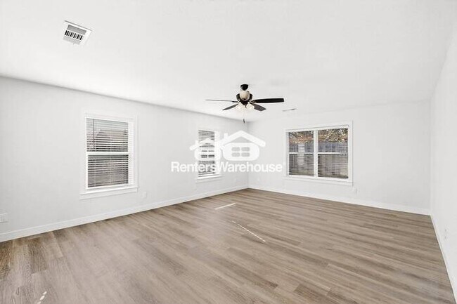 Foto del edificio - Renovated and Ready to be your new home in The Colony