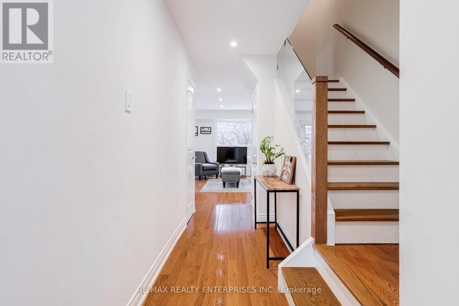 Building Photo - 2315 Bromsgrove Rd