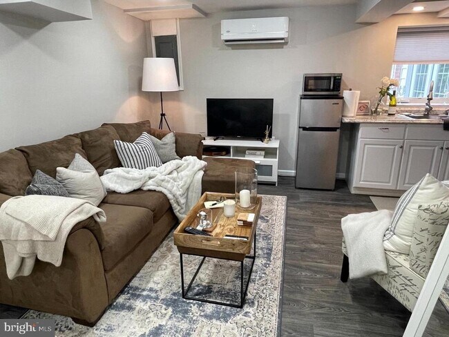 Foto del edificio - 3616 Oval Dr