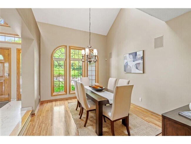 Foto del edificio - 6210 Deerwood Cir N