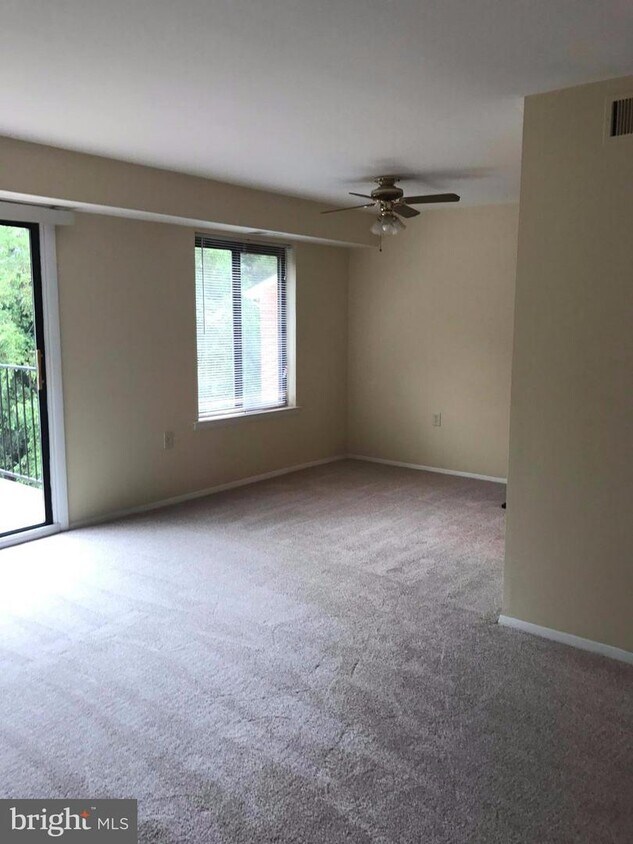 125J Clubhouse Dr SW Unit 10, Leesburg, VA 20175 Condo for Rent in