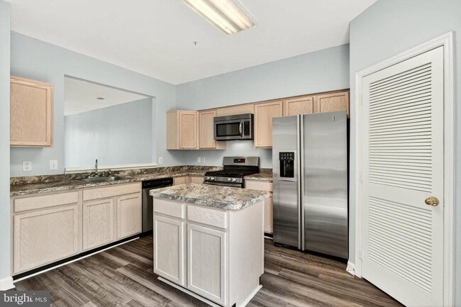 Building Photo - 8605 Willow Leaf Ln