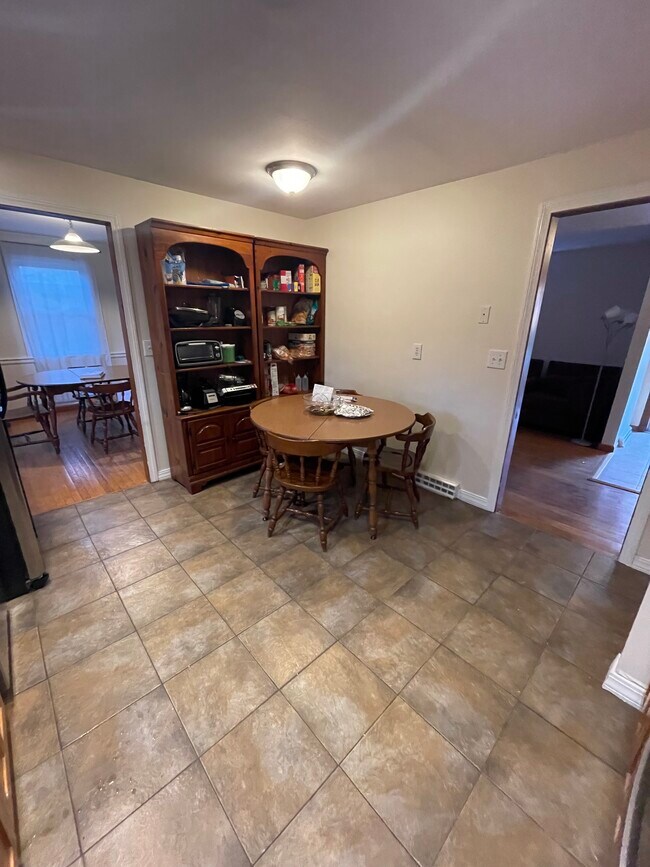 Kitchen Table with 6 chairs - 27 Forest Ct N
