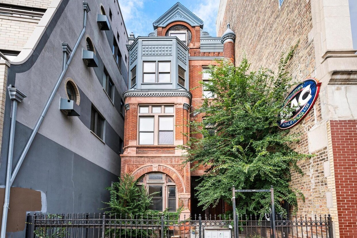 Foto principal - 2050 W North Ave