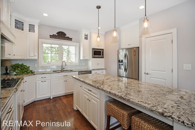 Foto del edificio - 3 br, 3.5 bath House - 833 Poquoson Ave