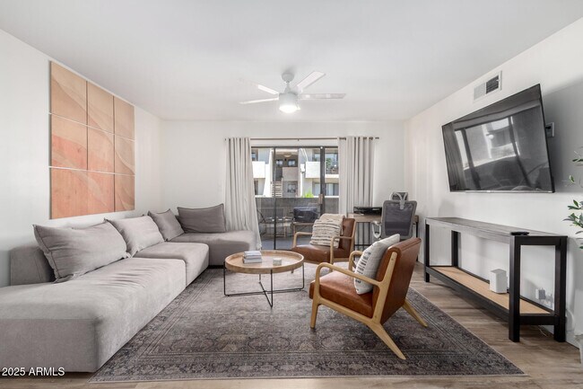 Foto del edificio - 6480 N 82nd St