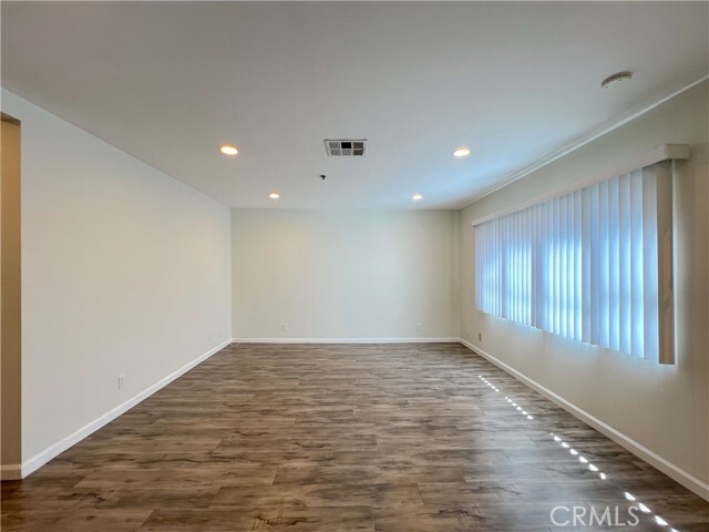 Building Photo - 510 N Curtis Ave