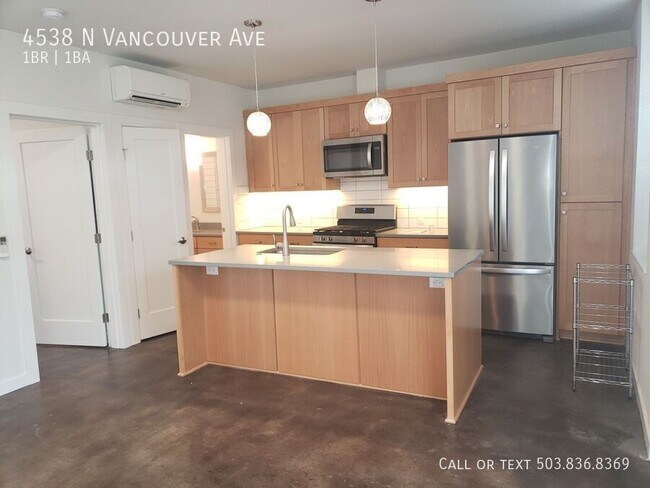 Building Photo - 4538 N Vancouver Ave