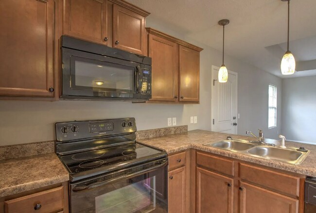 Foto del edificio - Beautiful 3 bedroom home with a fenced in ...