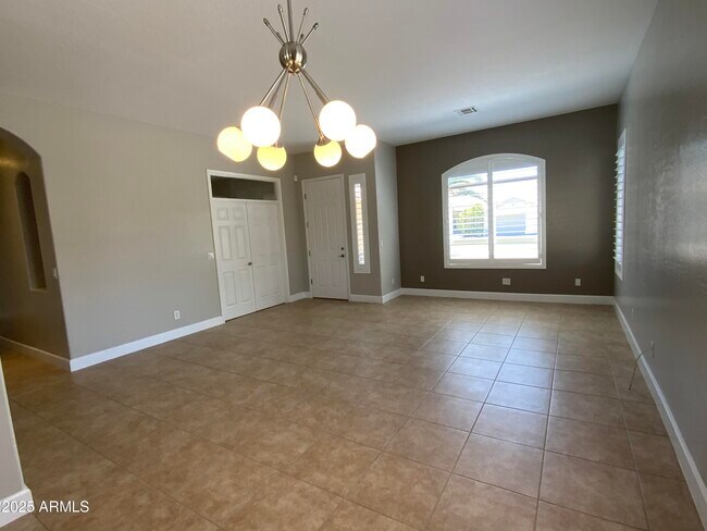 Foto del edificio - 6204 E Phelps Rd