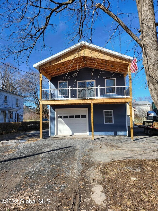 Building Photo - 133 Knower Ave