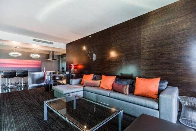 Foto del edificio - LUXURIOUS PALMS STUDIO, MOUNTAIN VIEW & BA...